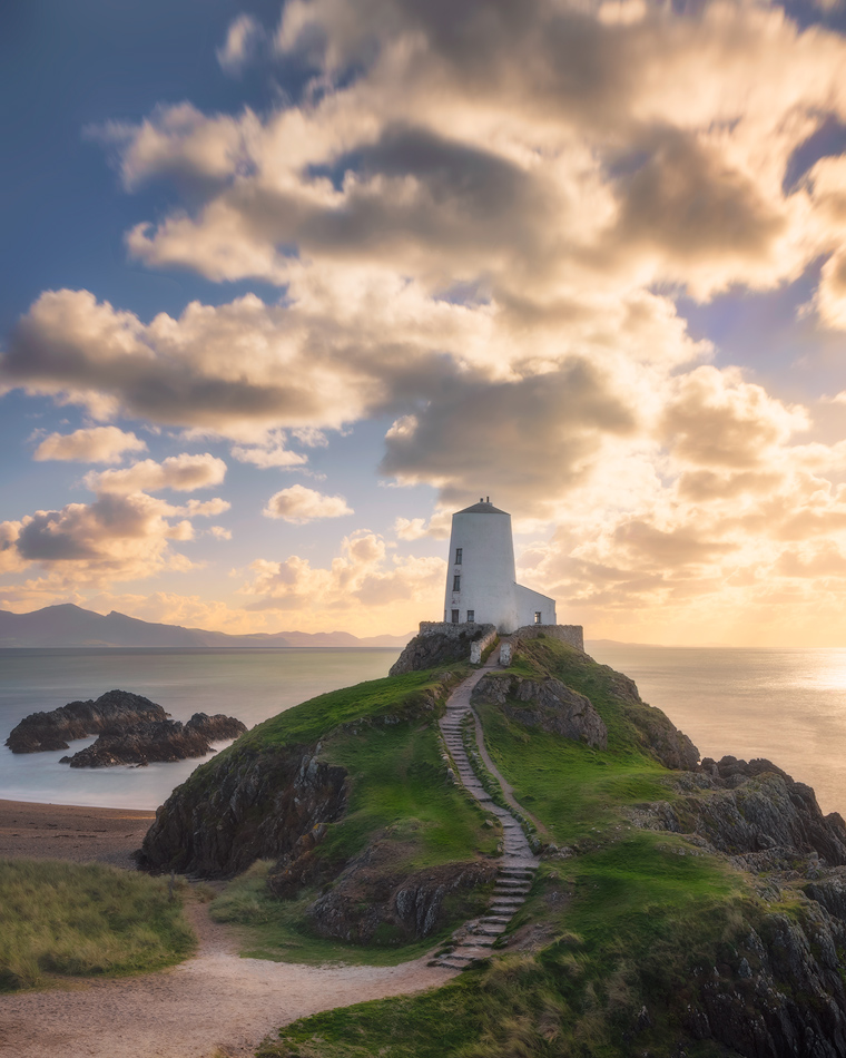 Llanddwyn Lighthouse Wales Sunset - Snowdonia
